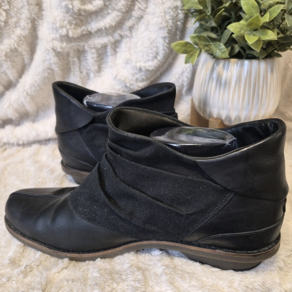 Merrell Black Ankle Boots - Picture 6 of 11